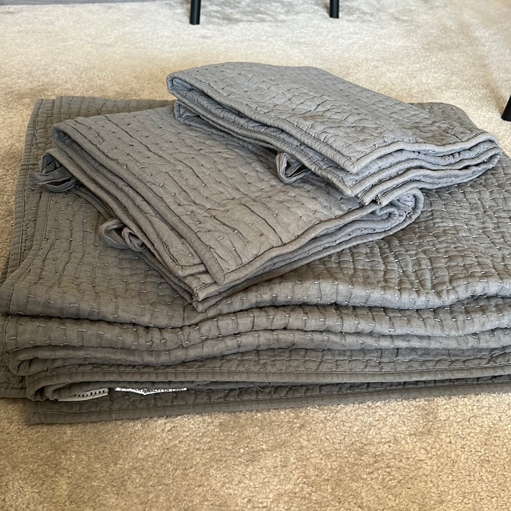 Pottery Barn Pickstitch Quilt w/ Shams